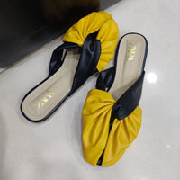 Bold Yellow & Black Twist-Front Flats – Elegant Open-Toe Design